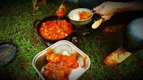 キャンプといえば、スキレットでカレーでしょ！［読者投稿記事］