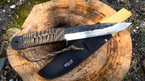播州三木の鍛冶職人と「さばいどる かほなん」がコラボ。焚火と料理が得意なナイフが完成