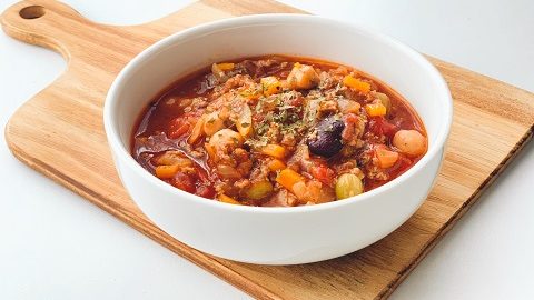 キャンプ飯の幅が広がる！フライパンひとつで簡単チリコンカンレシピ