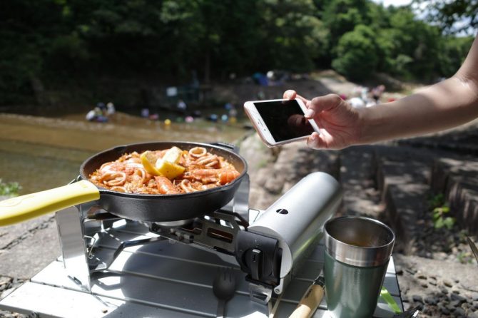 【スキレットで】意外と簡単！屋外でパエリア［読者投稿記事］