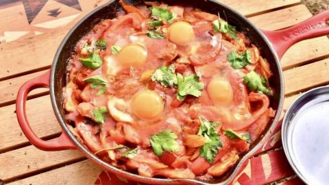 スキレットでイスラエルの朝ごはん「シャクシュカ」［読者投稿記事］