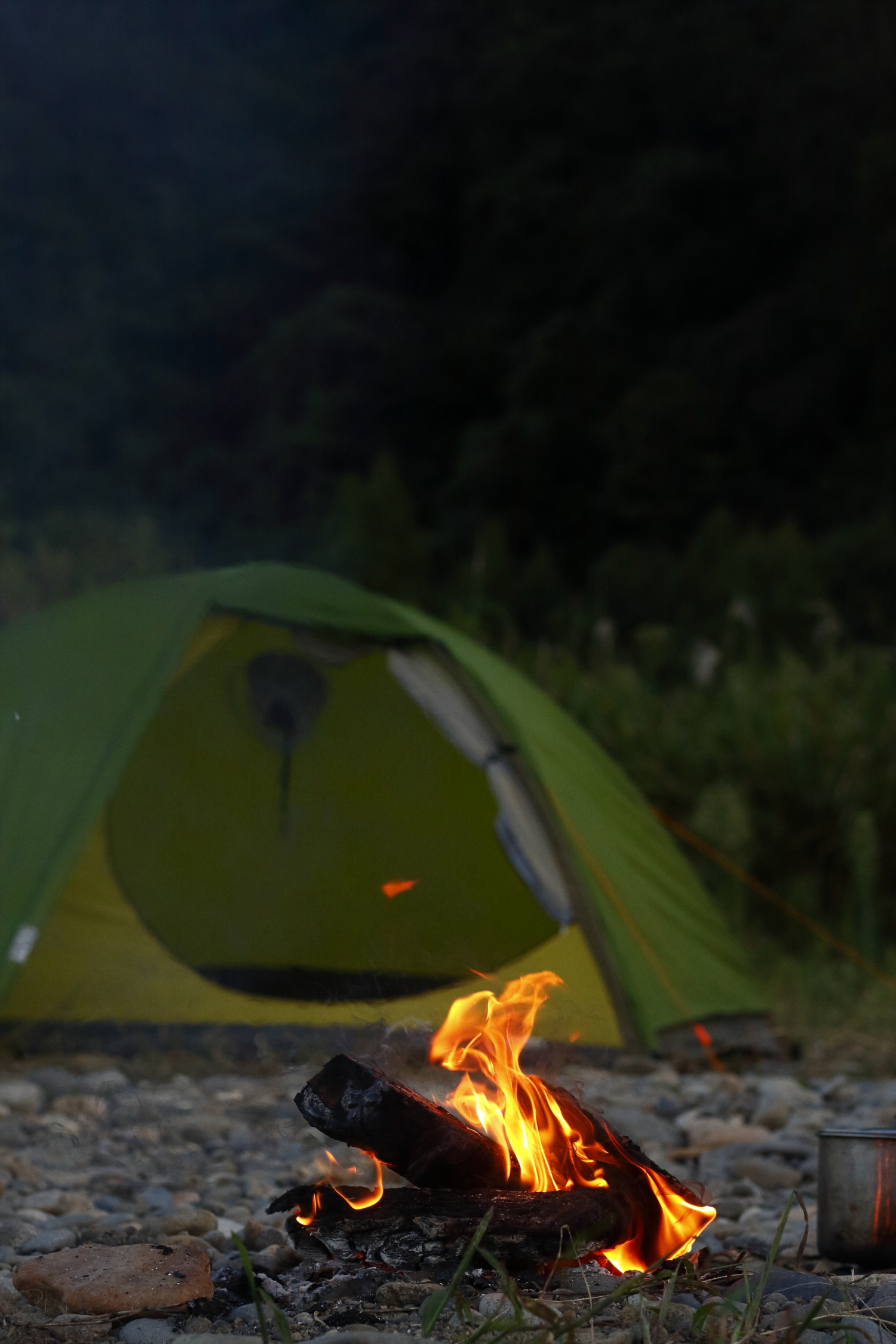 キャンプで焚き火をきれいに後始末する方法とは 焚き火のコツ Be Pal キャンプ アウトドア 自然派生活の情報源ビーパル