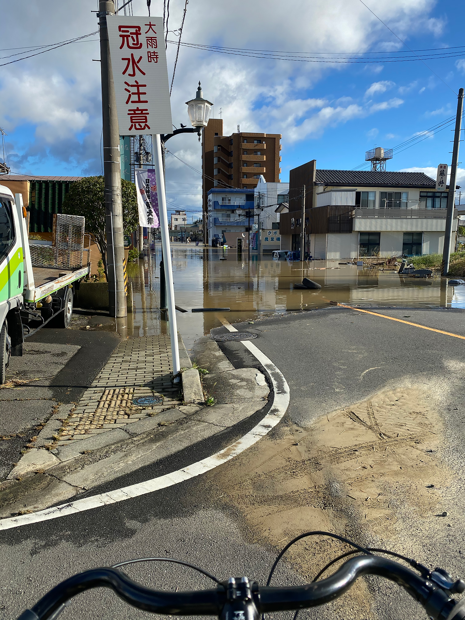 令和元年東日本台風の際に上の写真と同じ場所を撮影したもの