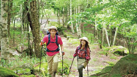 憧れの二拠点生活！月4万円の「サブスク別荘」で夫婦で山登り三昧！