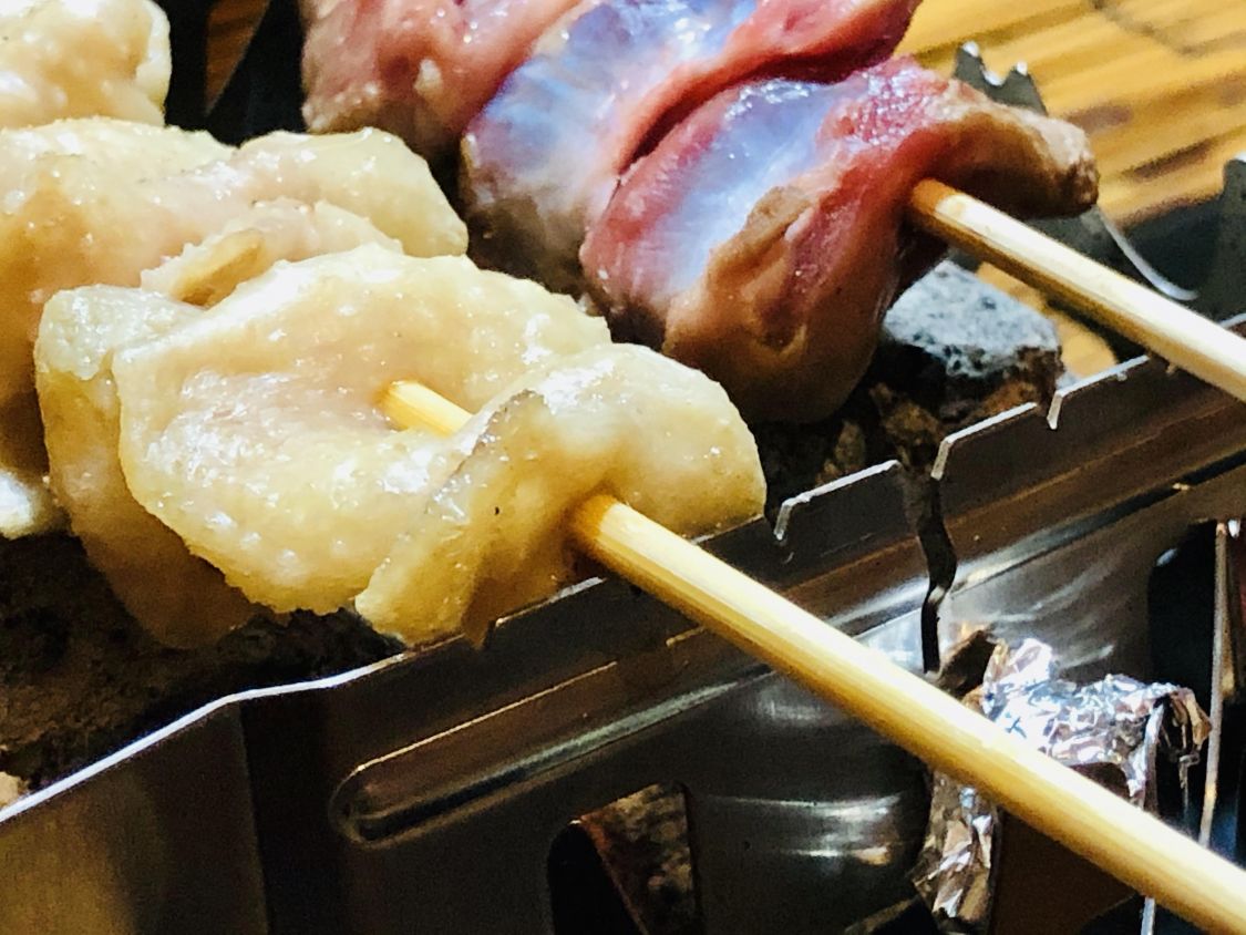 付録ソロ・トングをSOTOミニ焚き火台 ヘキサと組み合わせて「焼き鳥スタイル」に！［読者投稿記事］
