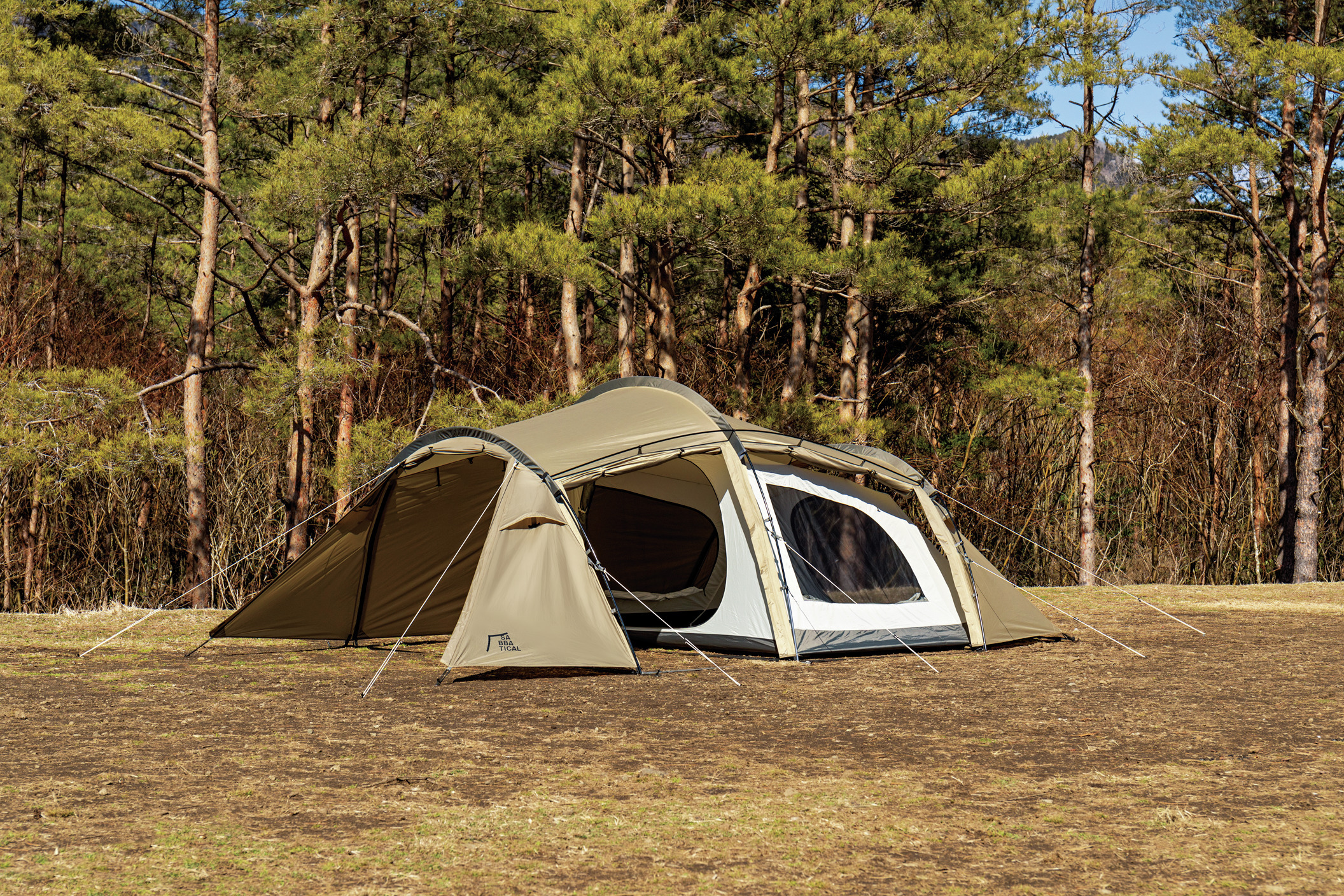 2ルームテントのおすすめ大集合！設営の手間を省いて雨でも広々快適 | テント 【BE-PAL】キャンプ、アウトドア、自然派生活の情報源ビーパル