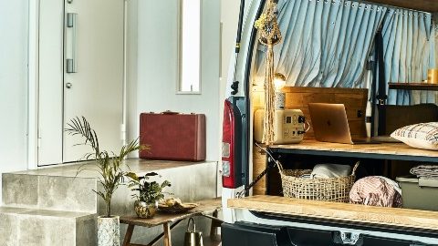 ジャーナルスタンダード・ファニチャーが手がけた、オシャレで機能的なキャンピングカー