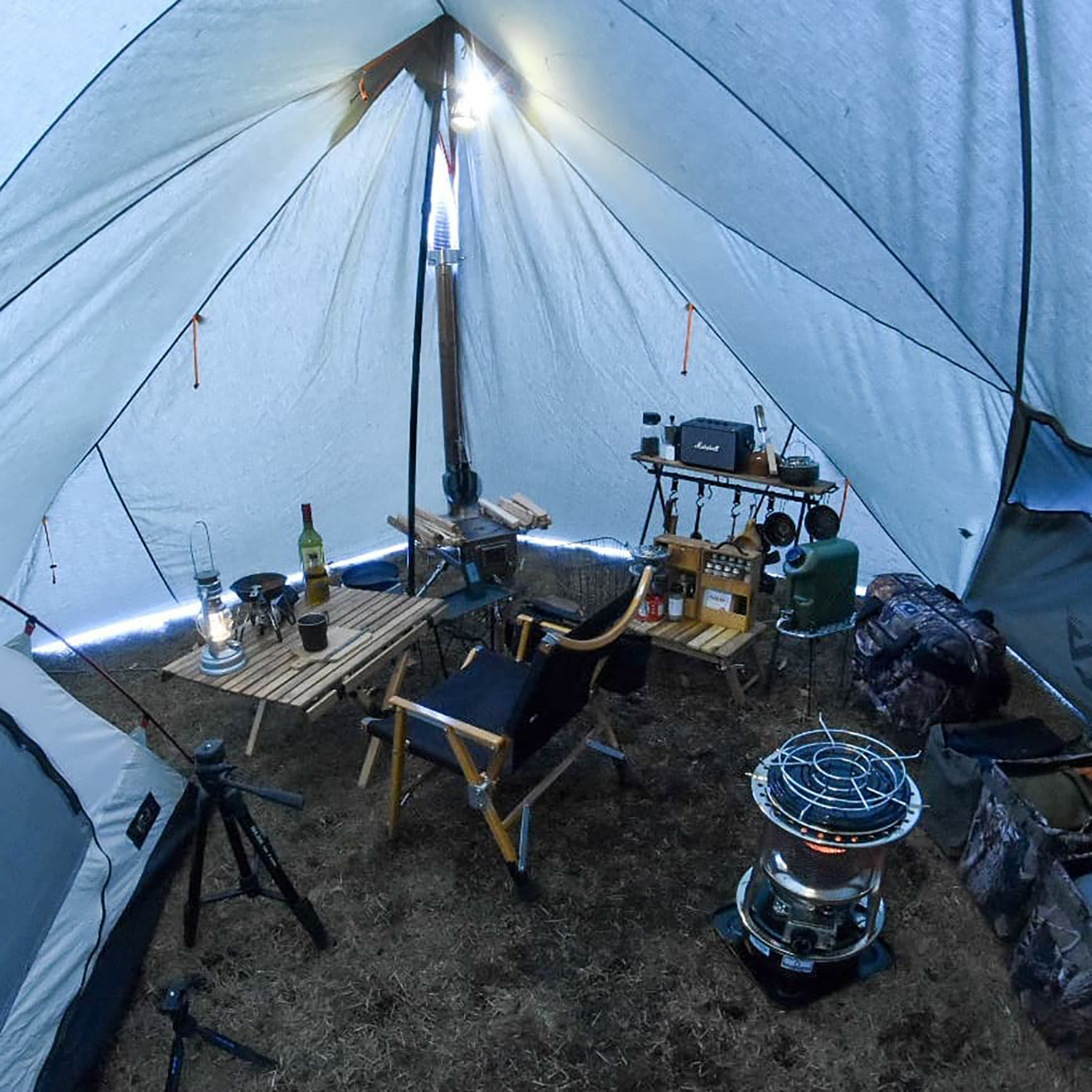 お隣さんのテントを拝見！「#bepalcampstyle」で見つけた参考になるテントの内側7選 | BE-PAL