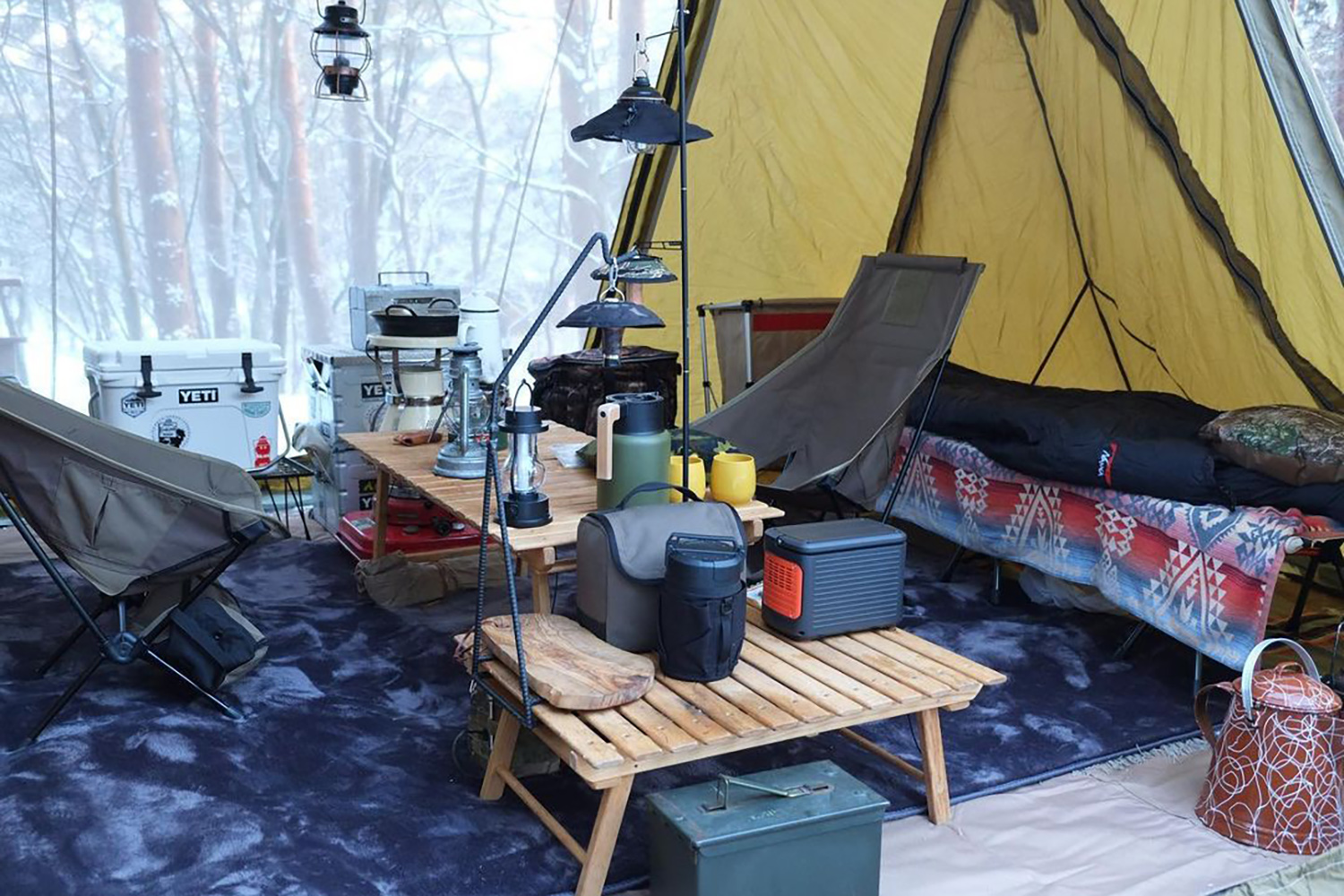 お隣さんのテントを拝見 Bepalcampstyle で見つけた参考になるテントの内側７選 キャンプのコツ Be Pal キャンプ アウトドア 自然派生活の情報源ビーパル