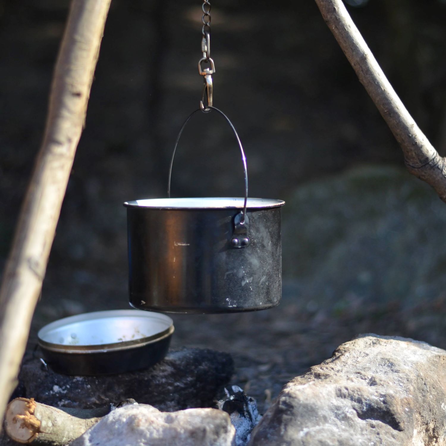焚火での調理に最適なクッカー!DUGの焚火缶が魅力的な5つの理由