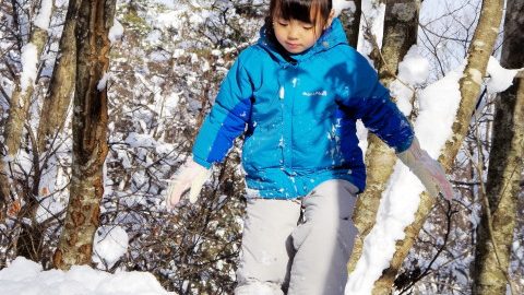 子どもと雪遊びにいこう！必要なウェア＆小物の選び方