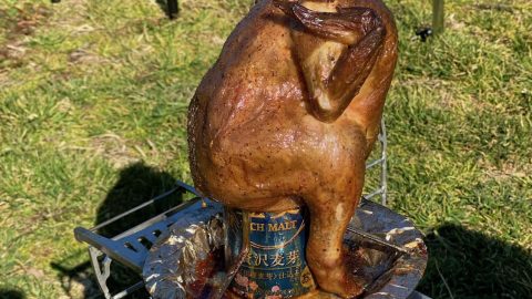 皮もパリパリ、ビア缶チキン［読者投稿記事］