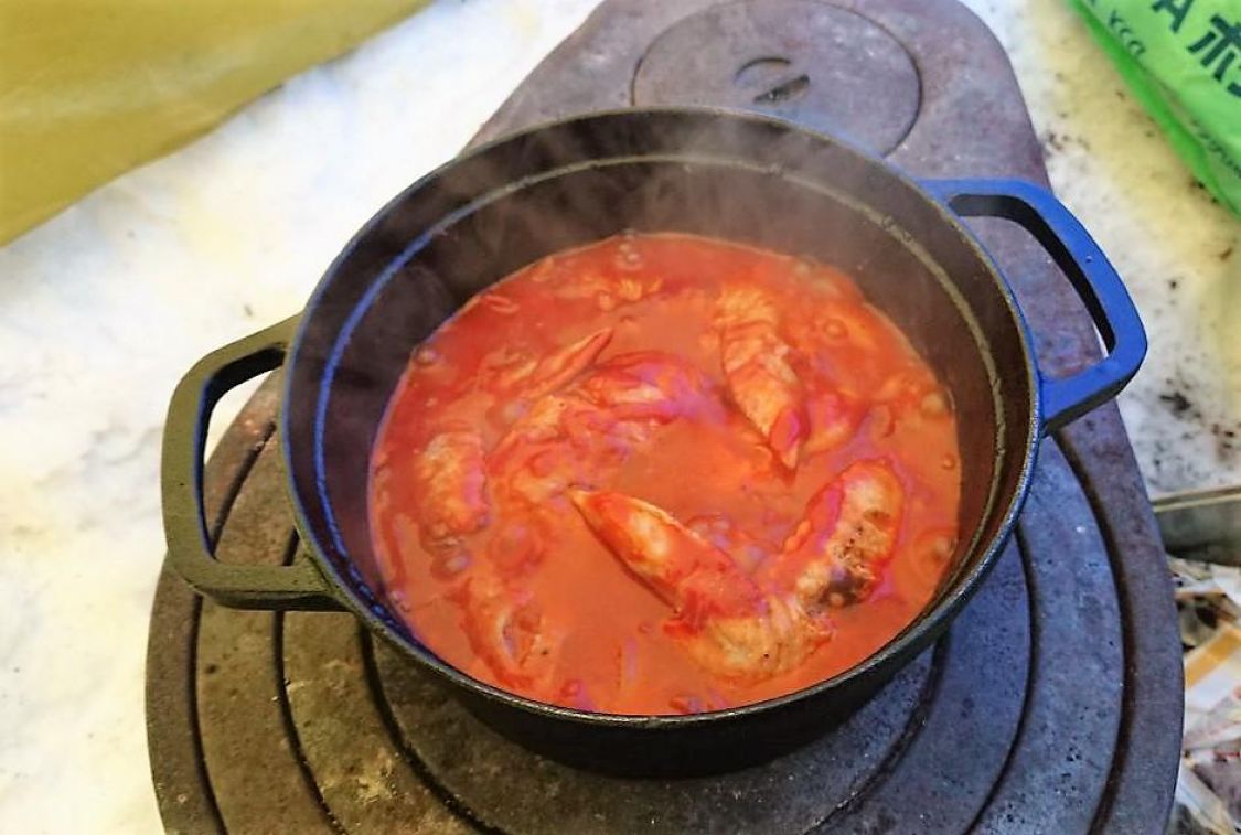 切ってぶち込んで煮込むだけ「手羽先の無水白菜トマト缶煮込み」からの３段活用［読者投稿記事］
