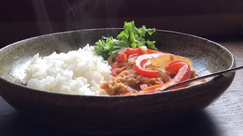 業務スーパー×キャンプ飯　格安でお手軽！業スーの材料で「プーパッポンカリー」を作ってみた