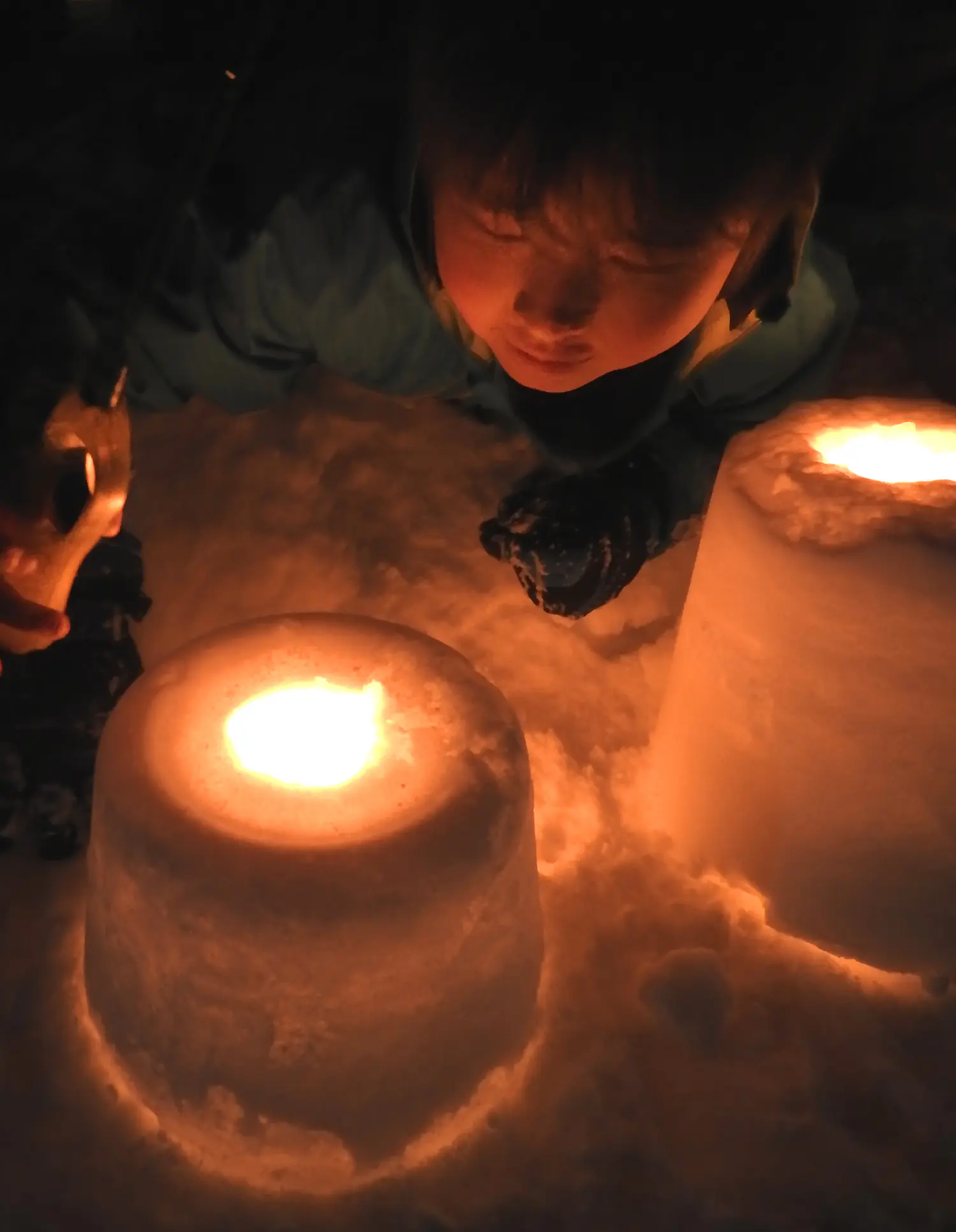 冬キャンプの思い出に 100均材料で子どもと楽しむ簡単スノーキャンドル アウトドア 外遊び Be Pal キャンプ アウトドア 自然派生活の情報源ビーパル