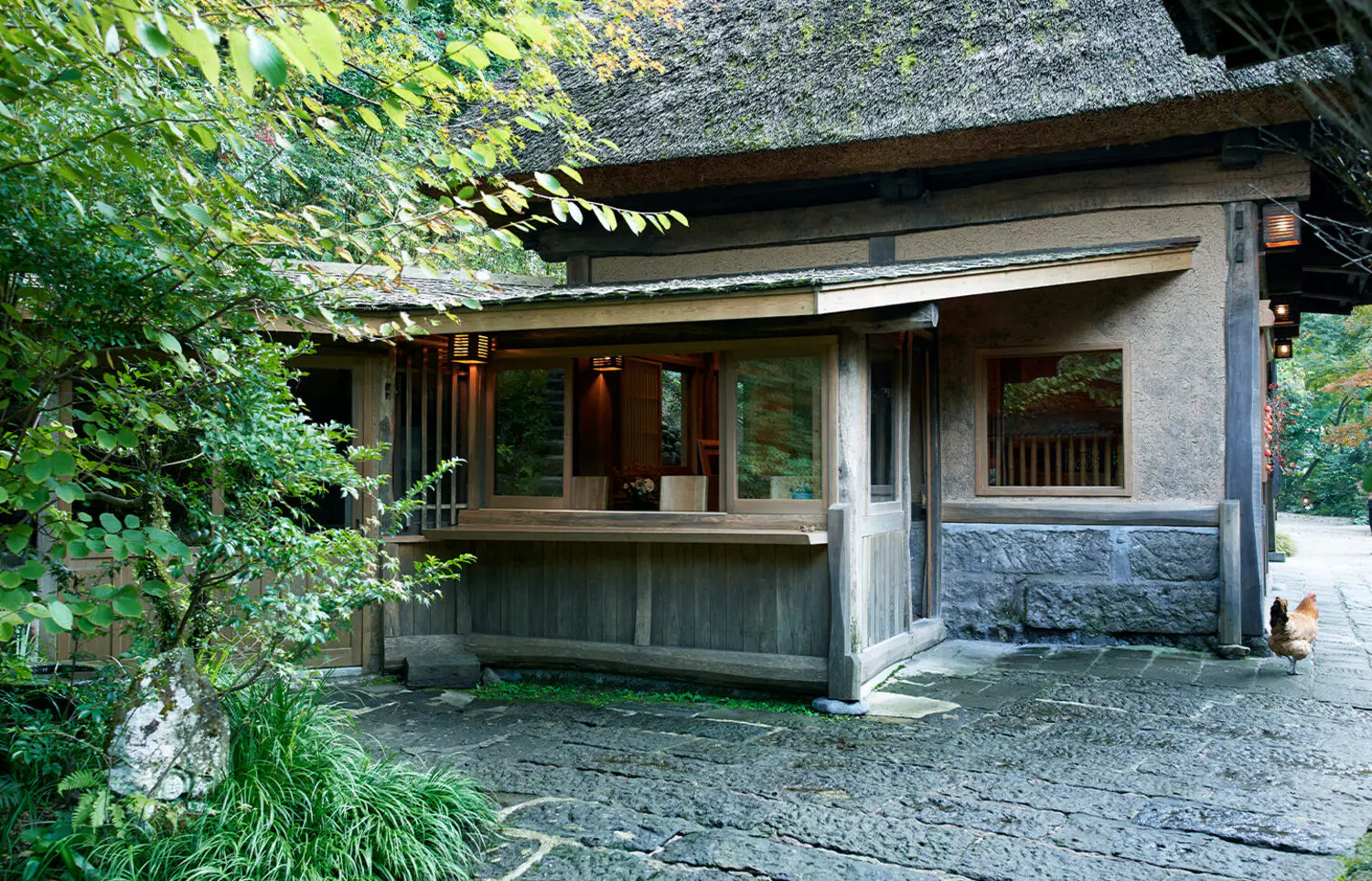 憧れの茅葺き屋根の家に泊まる 日本の原風景で時を忘れる旅へ Be Pal
