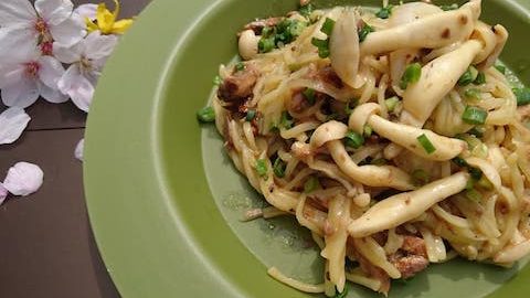 春のアウトドアご飯に！缶詰さんまの蒲焼きスパゲッティ