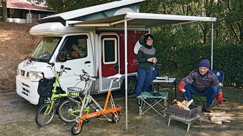 ソト遊びの達人の「こだわりの車中泊テク」拝見！ コンパクトな道具をたくさん積んで夫婦旅