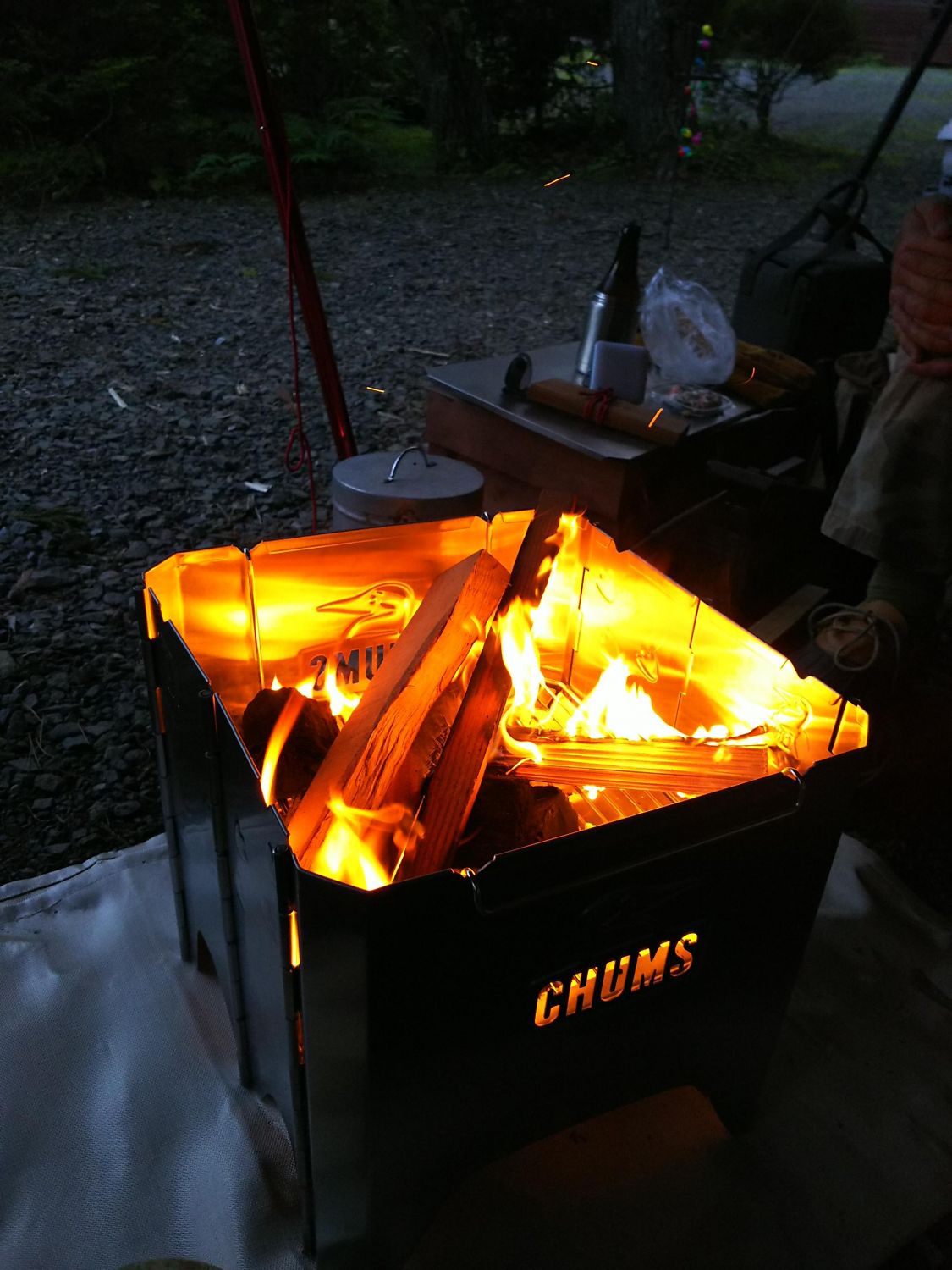CHUMS BOOBY FACE FOLDING FIRE PIT［読者投稿記事］
