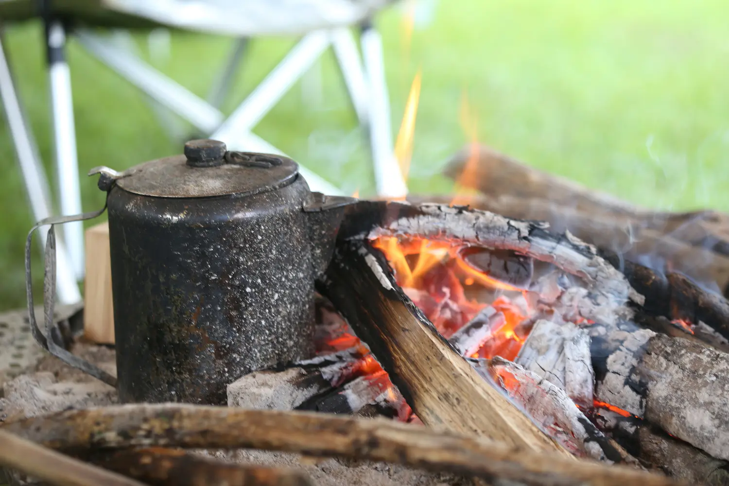 アウトドアで水を沸かして殺菌するのに必要な時間は 沸騰させなきゃダメ 正しいのは Be Pal