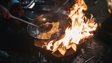 YouTubeドラマ『おやじキャンプ飯』の書籍が完成！焚き火＆ソロキャンデビューにも役立つ情報満載！ドラマの秘密も解き明かされる!?