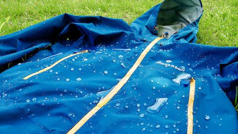梅雨のキャンプは道具選びが肝心！防水のジャケットや靴で雨の日も快適に過ごそう