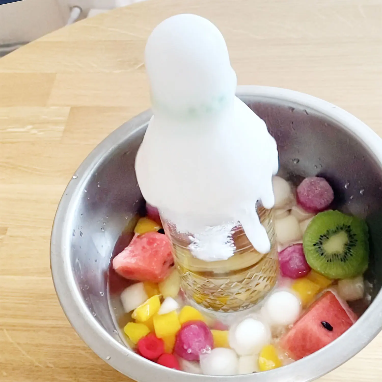 qで大盛り上がり 噴水フルーツポンチ を作って夏のアウトドアを楽しもう 料理 レシピ Be Pal キャンプ アウトドア 自然派生活の情報源ビーパル