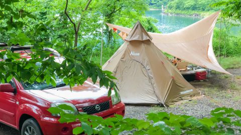 雨の日キャンプを楽しむサイト選び、設営手順を解説！雨の日に楽をする裏技も!?
