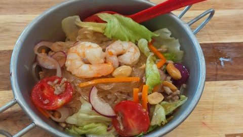 ヘルシーなタイ料理はバーベキューの箸休めにぴったり！ヤムウンセンの作り方