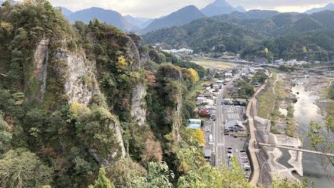 大分県で日帰り登山！本耶馬渓（ほんやばけい）の競秀峰探勝道の岩場を縦走