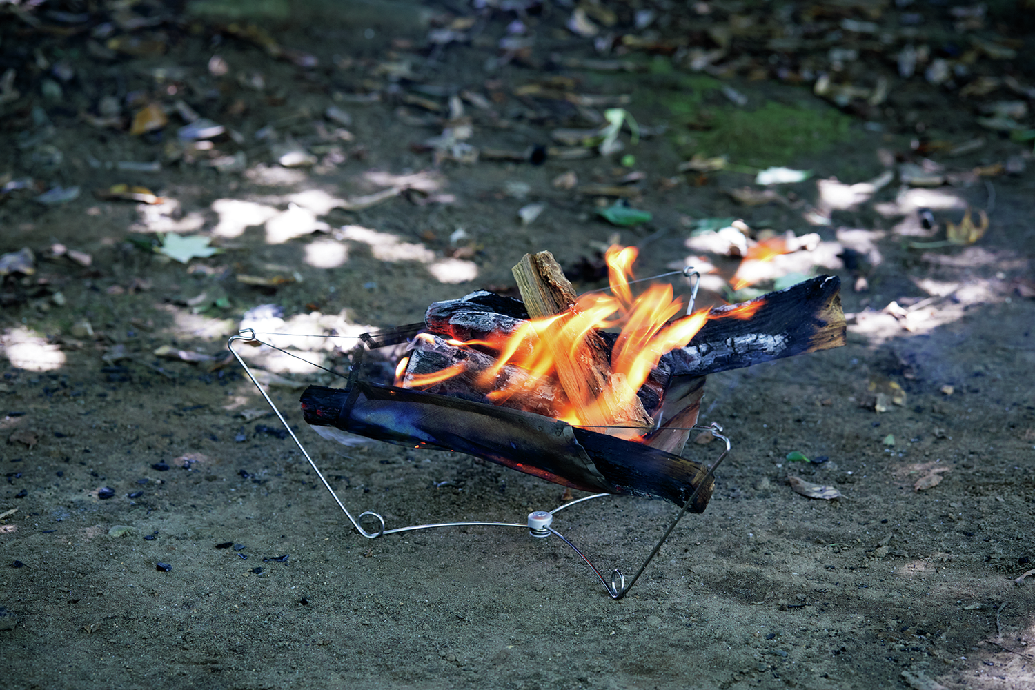 キャンプにおすすめの焚き火台８選。実際に火を着けて試してみました 