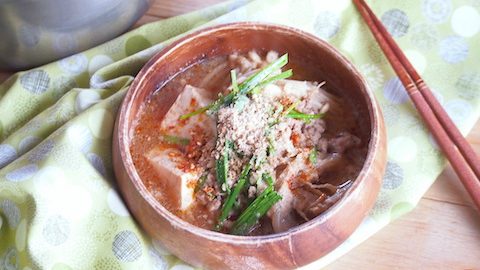 秋冬の家族キャンプにぴったり！シメまで美味しい胡麻味噌担々鍋