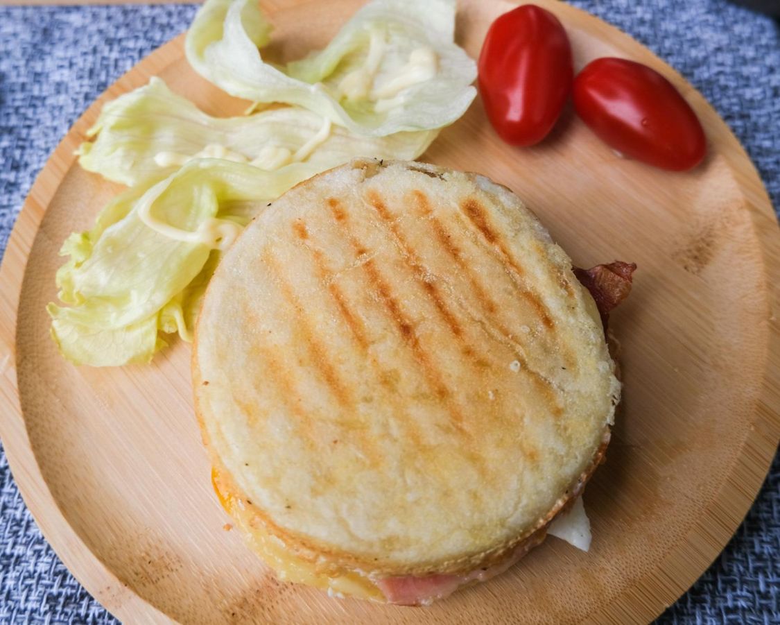 厚肉グリルパンで「ベーコンチーズエッグマフィン」［読者投稿記事］