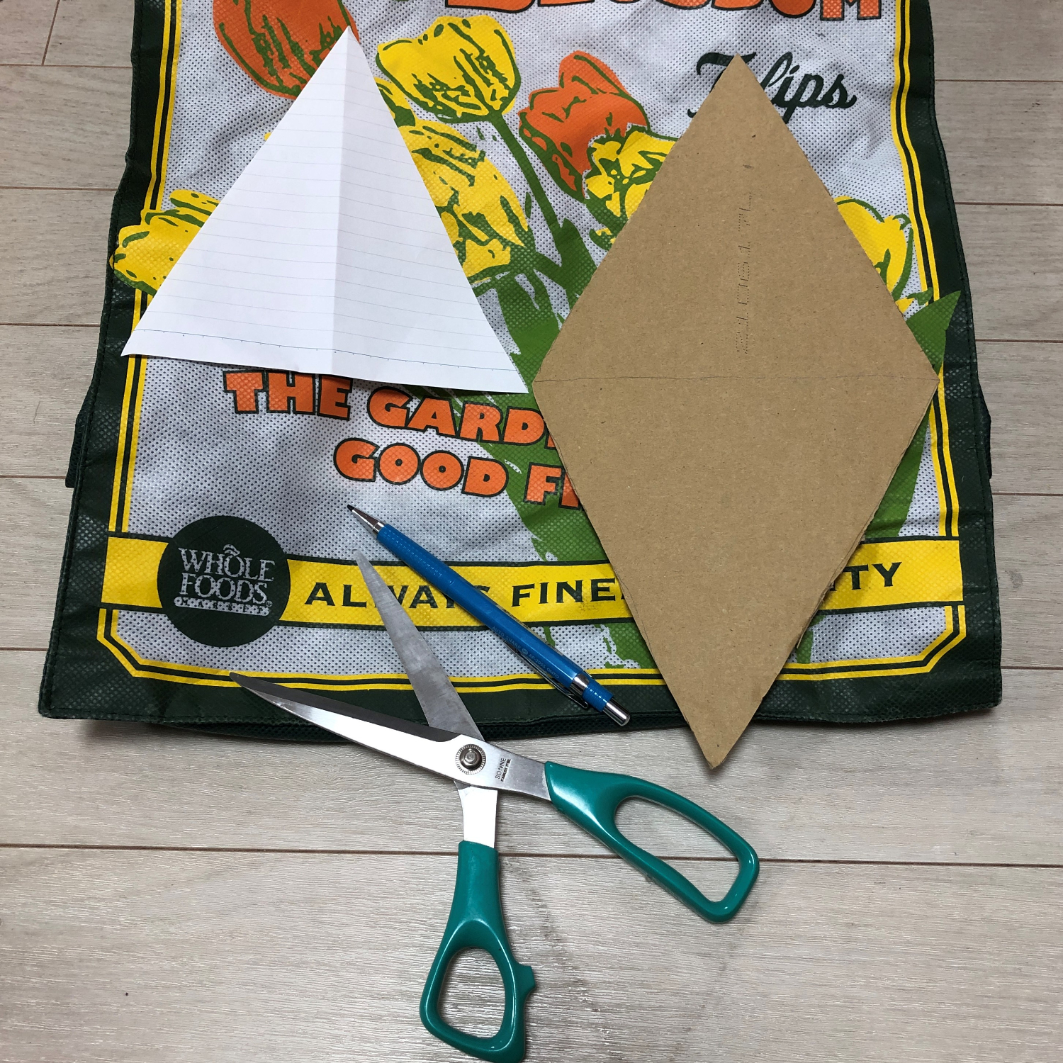 保湿バージョンもdiy キャンプを盛り上げる三角旗 ガーランド を手作りしてみた 自作 Diy Be Pal キャンプ アウトドア 自然派生活の情報源ビーパル