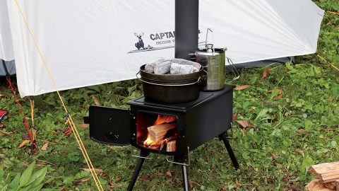 冬キャンプの強い味方！薪、灯油、ガス…ストーブ選びのポイント