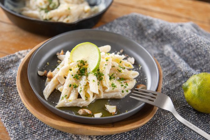 できたての『国産レモンとアーモンドミルクのクリームペンネ』