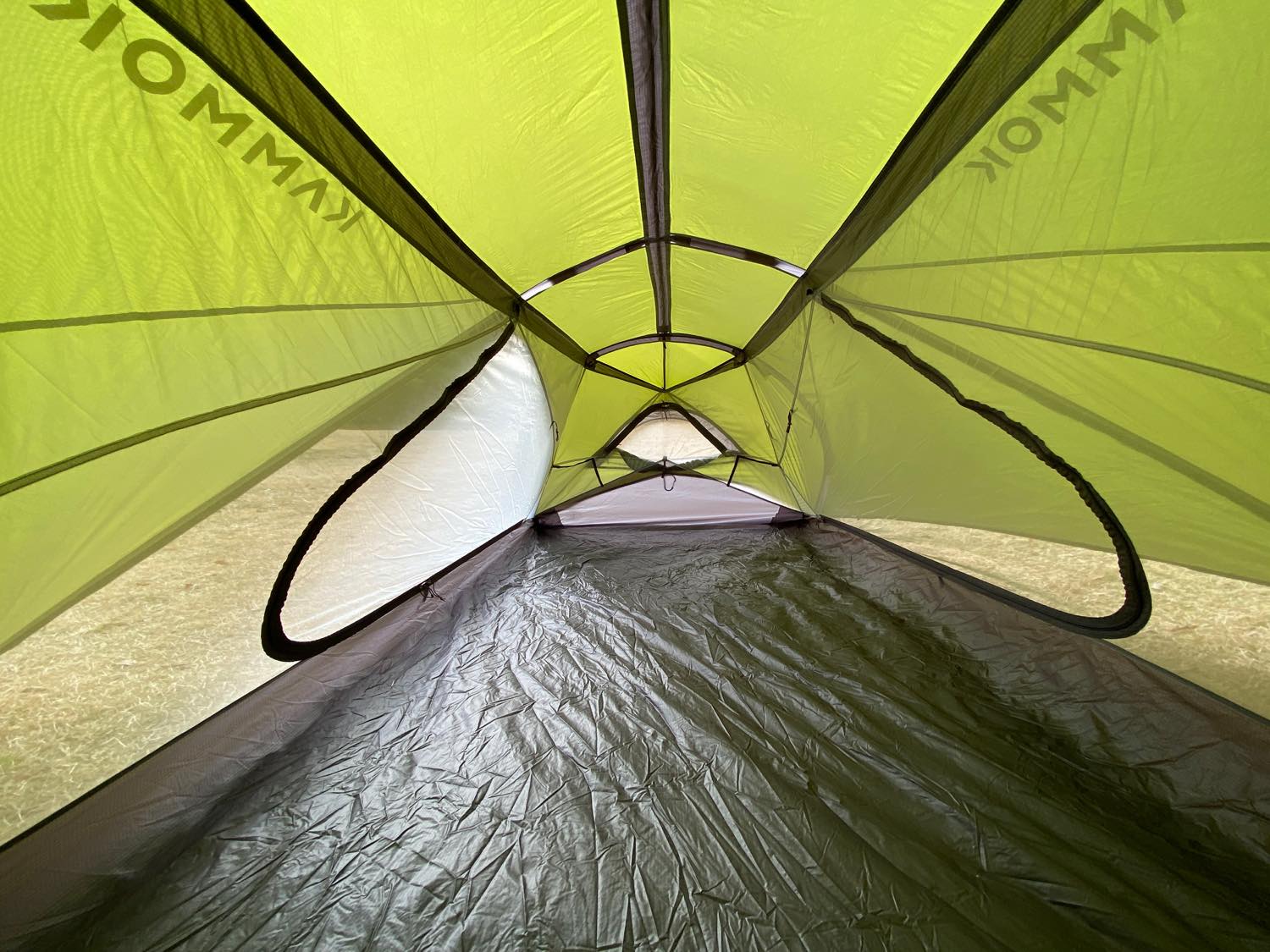 自立式テントにもなるハンモックサンダはキャンプ旅の強い味方