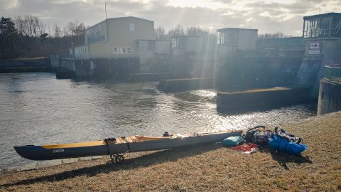 ドナウ川カヤック旅の難敵＝「ドイツの水門」はこう越える