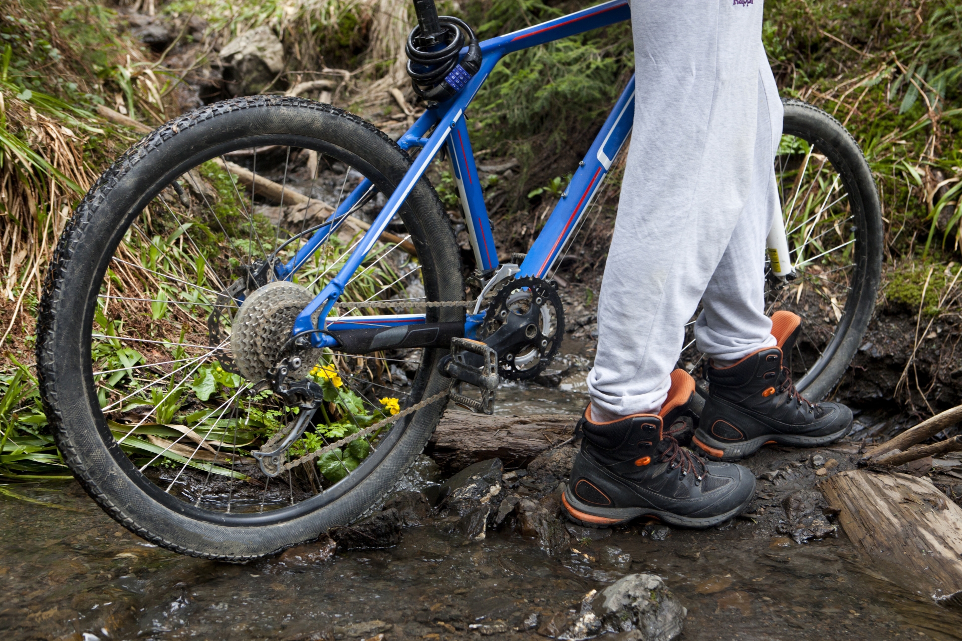 電動アシストマウンテンバイクのおすすめ5選と折りたたみ式Eバイク3選。魅力や選び方を解説