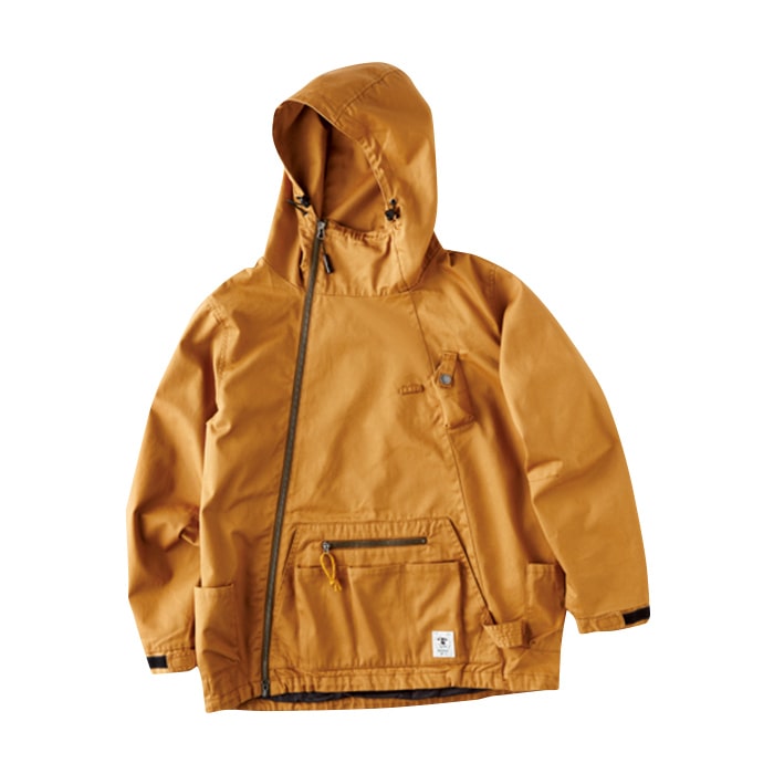 HIASOBI CAMPER JACKETの「キャメル」。