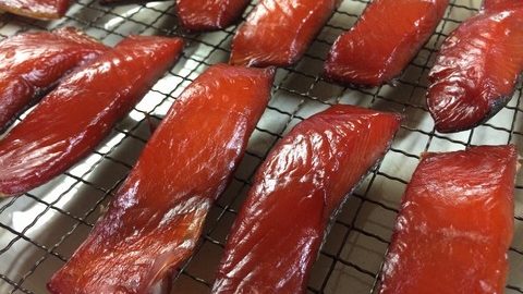 本場の味を再現！アラスカ流スモークサーモンの作り方