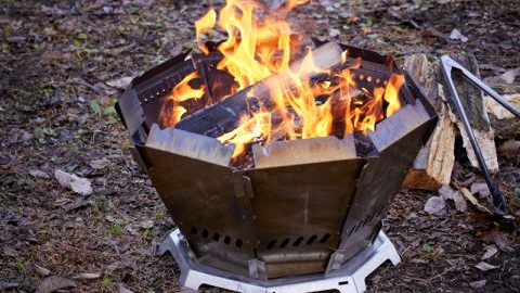 長くて太い薪でも簡単に燃える！グッドな焚き火台がお望みなら、この「バッド」をどうぞ