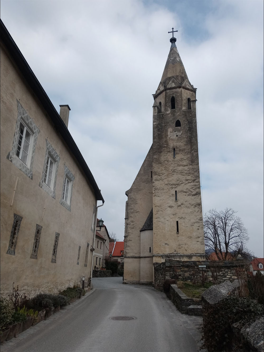 ヴァッハウ渓谷の小さな教会