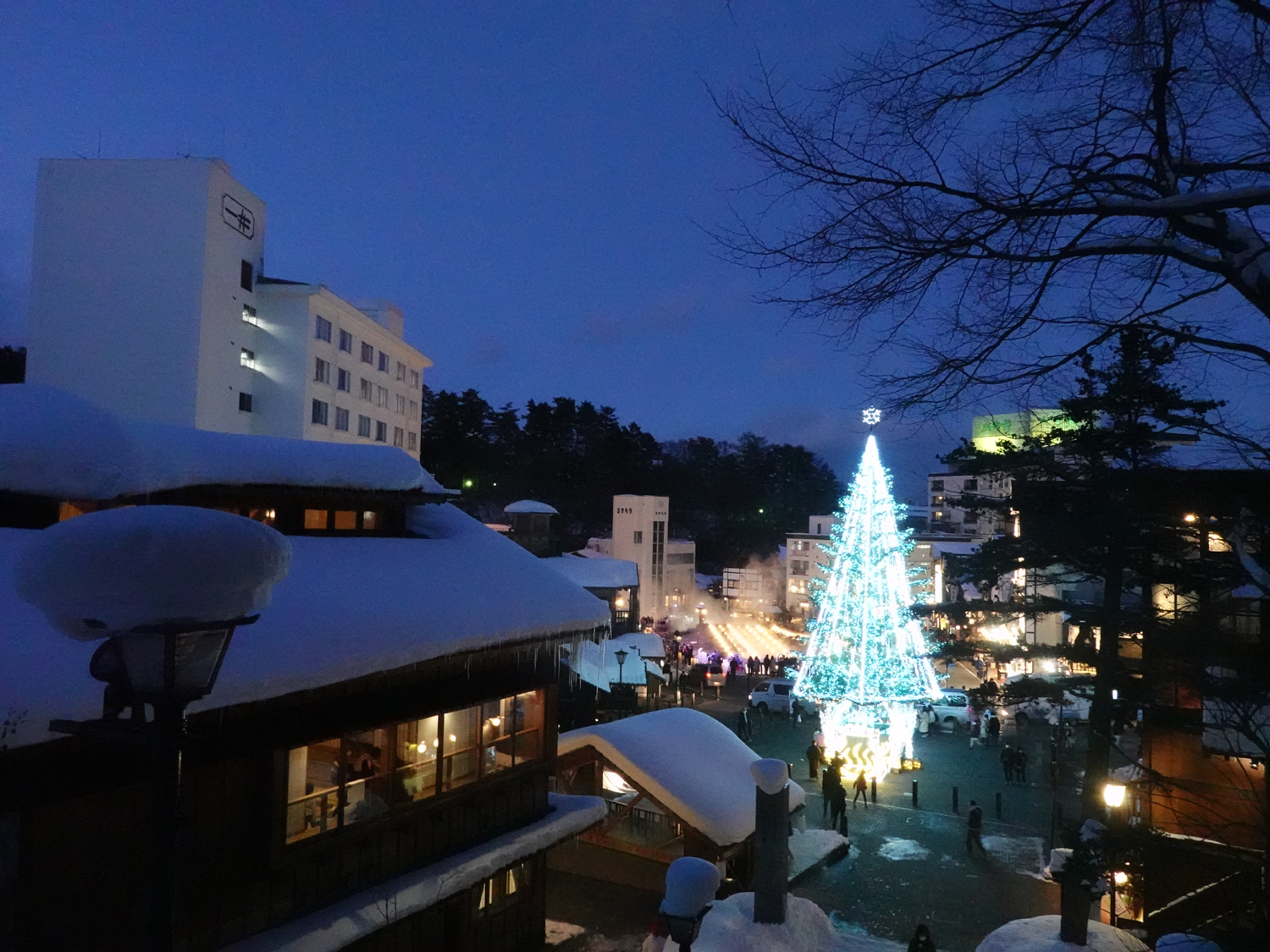 草津温泉街の夜景