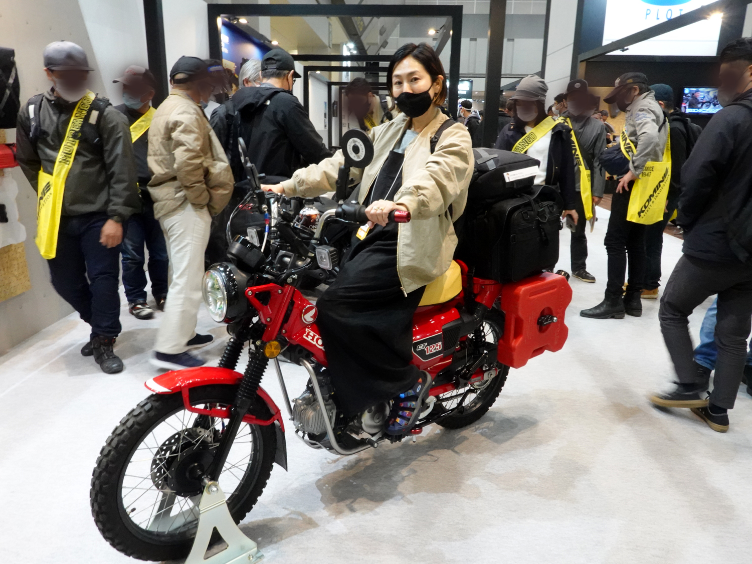 3年ぶりに帰ってきた「東京モーターサイクルショー」で、便利で安全な”子どもとタンデム・グッズ”を探してきた | バイク・オートバイ  【BE-PAL】キャンプ、アウトドア、自然派生活の情報源ビーパル