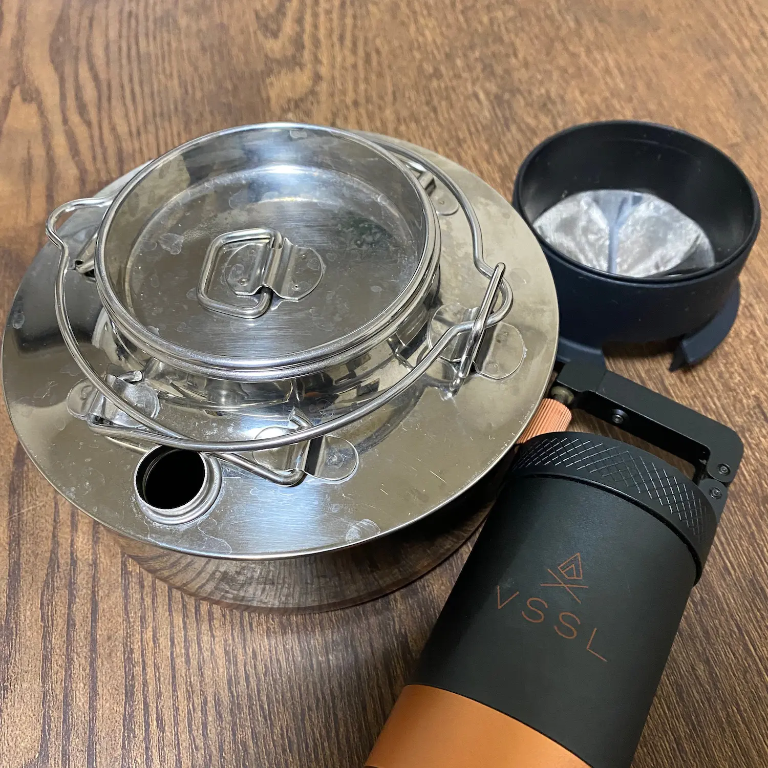 キャンプのコーヒーは道具が肝心 おすすめのコーヒーセットをご紹介 調理器具 食器 Be Pal キャンプ アウトドア 自然派生活の情報源ビーパル