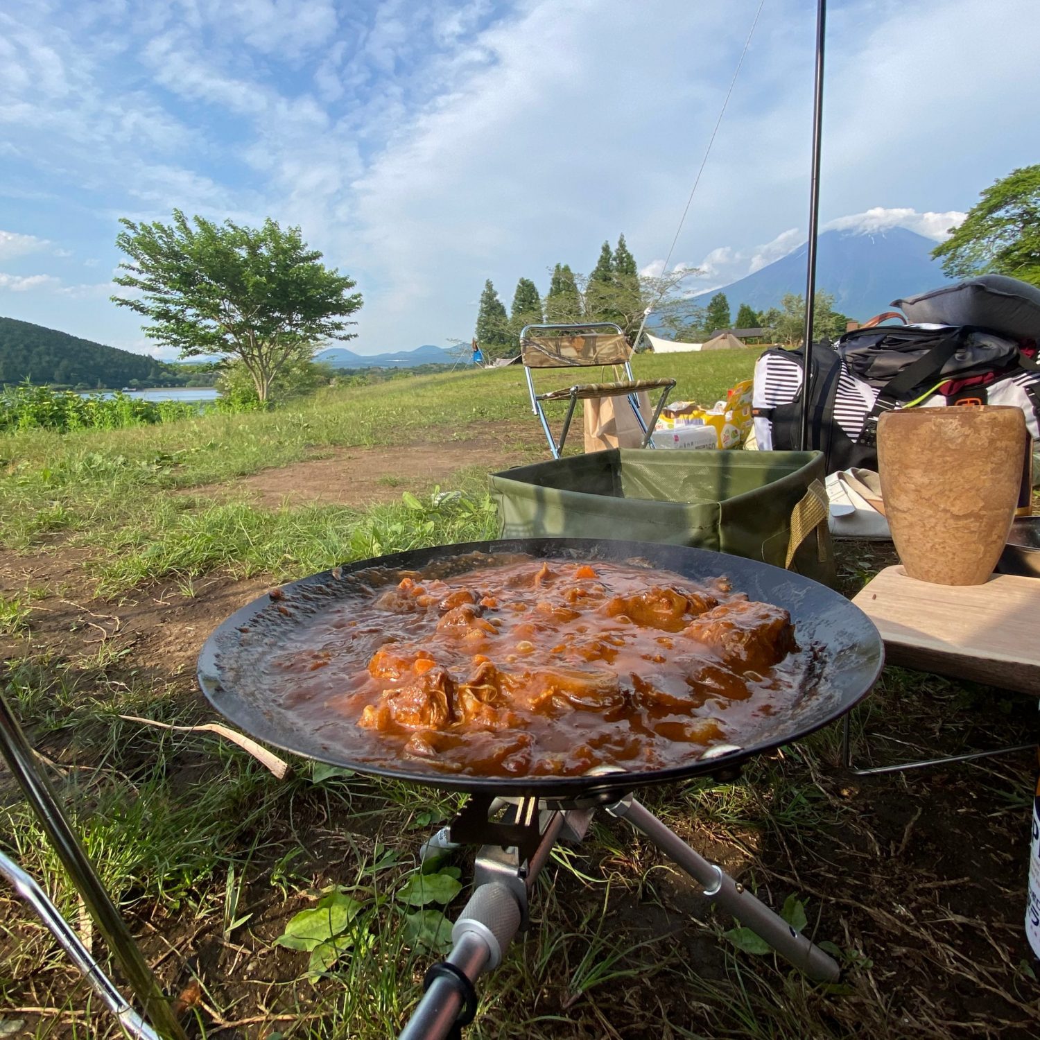 調理師キャンパーが教える キャンプのカレーに必須の あめ色玉ねぎ を10 分で作る裏技 料理 レシピ Be Pal キャンプ アウトドア 自然派生活の情報源ビーパル