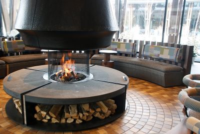 焚き火の香りが心地よい。長野の自然と調和する「ホテルインディゴ軽井沢」誕生