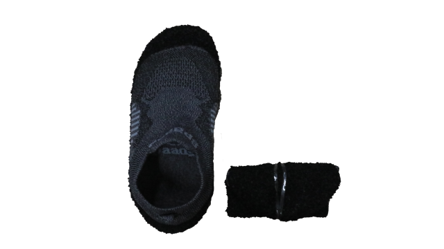 水陸両用で使える最強サブシューズ Spaadyシューズソックス 折りたたむと直径６cmに フットウェア Be Pal キャンプ アウトドア 自然派生活の情報源ビーパル