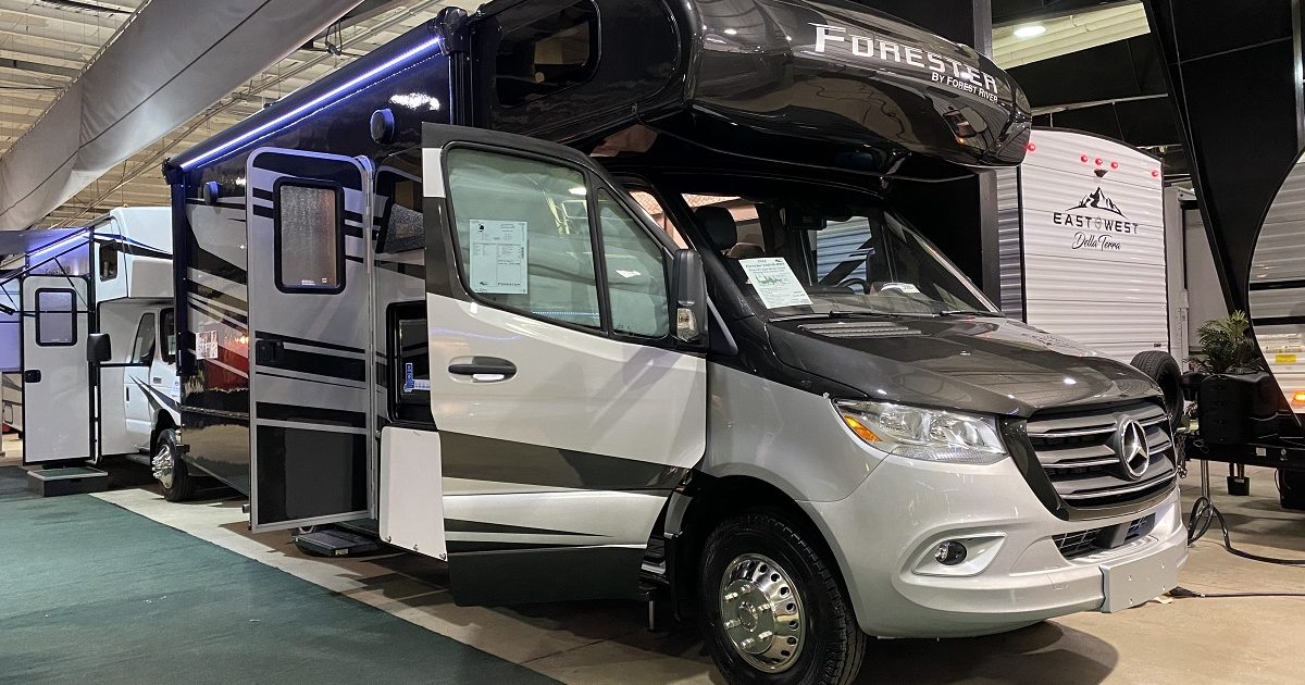 巨大 豪華 まるで動くホテル コロナ禍で売上爆増 アメリカで売れているキャンピングカー キャンピングカー 車中泊 Be Pal キャンプ アウトドア 自然派生活の情報源ビーパル